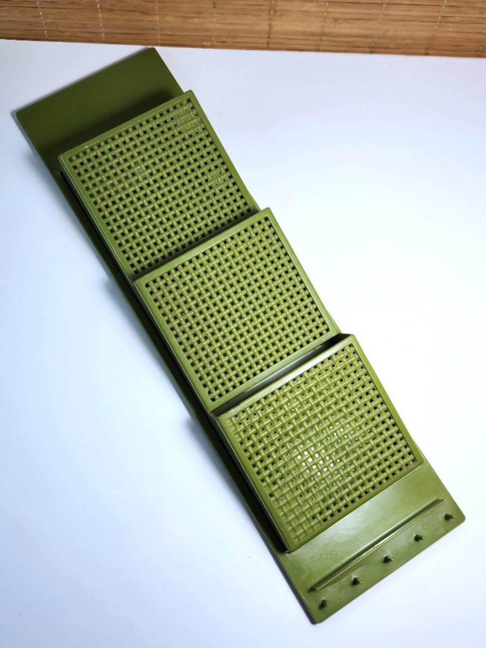 Vintage 1970s Fesco Plastic Wall Organizer Pocket Avocado Green 6303 Mail Caddy
